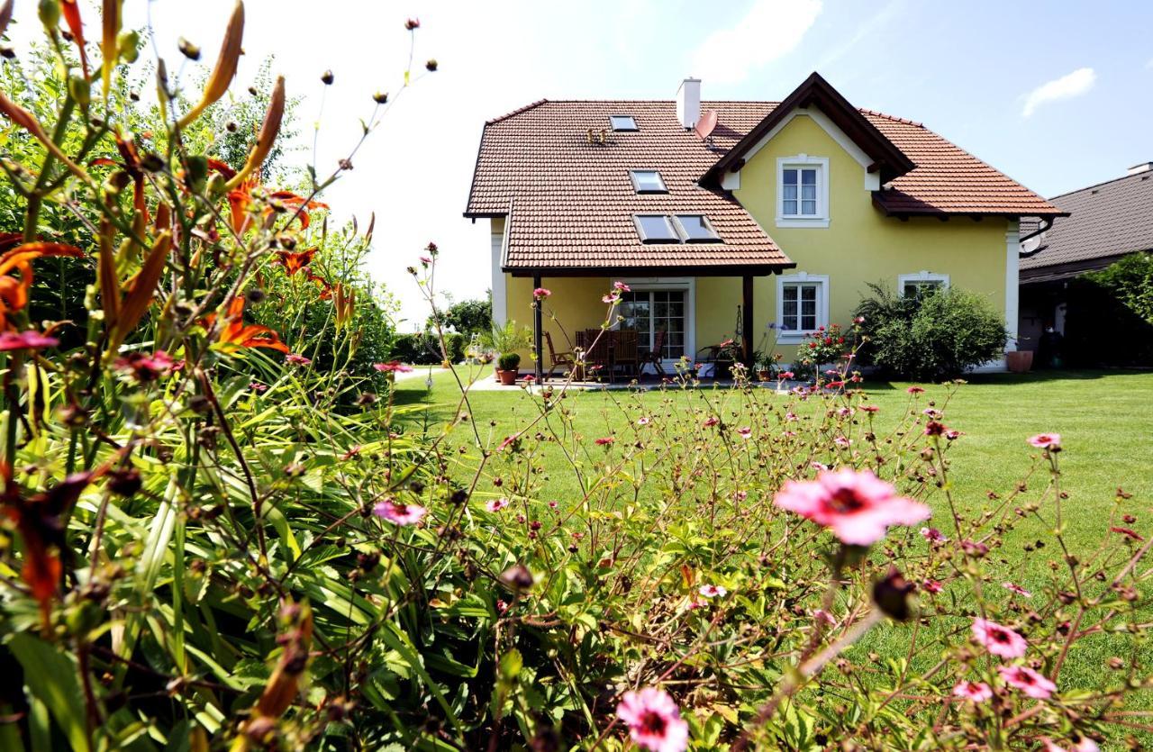 Gaestehaus Familie Trachsler Hotel Rohrendorf bei Krems Exterior photo