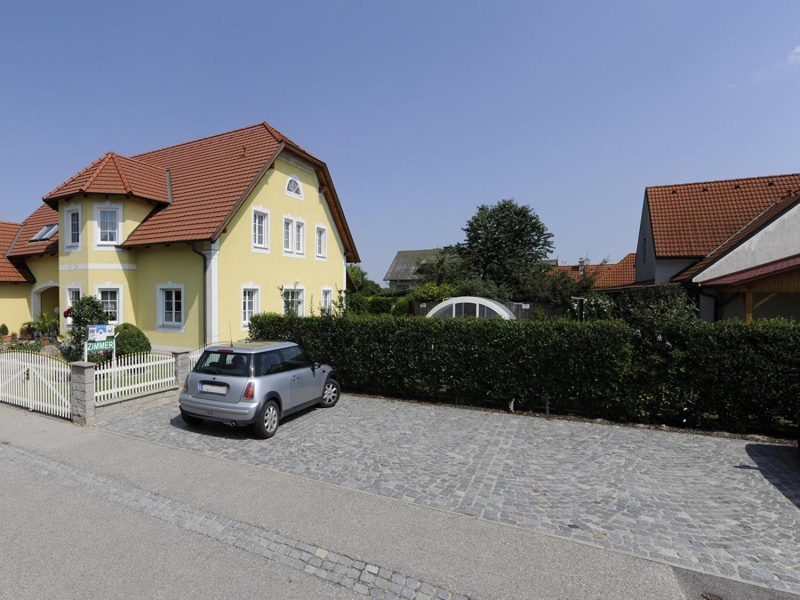 Gaestehaus Familie Trachsler Hotel Rohrendorf bei Krems Exterior photo